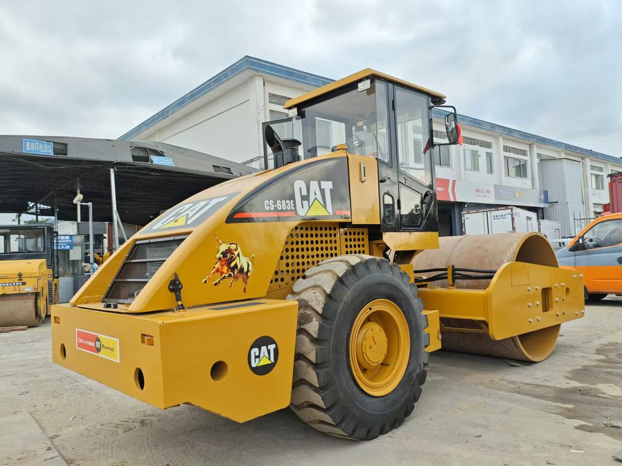 CATERPILLAR CS683E - Дорожный каток: фото 4 CATERPILLAR CS683E - Дорожный каток: фото 4