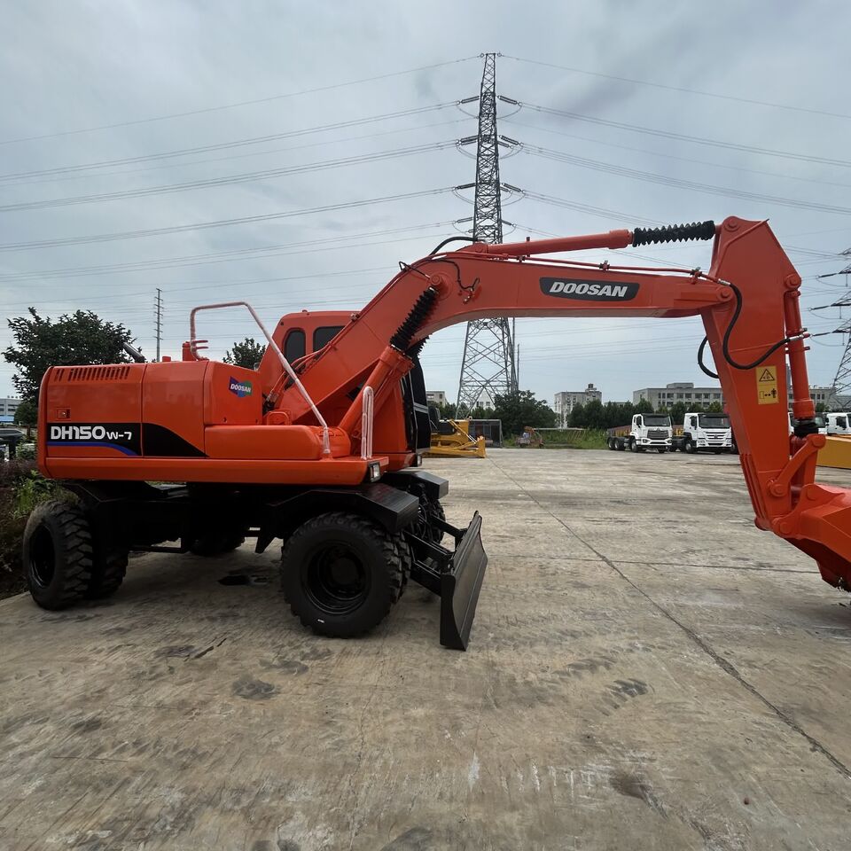 DOOSAN DH150W - Колёсный экскаватор: фото 4 DOOSAN DH150W - Колёсный экскаватор: фото 4