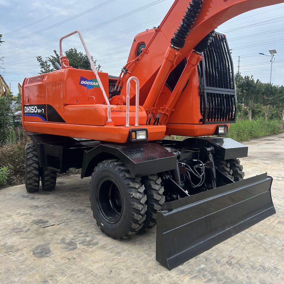 DOOSAN DH150W - Колёсный экскаватор: фото 2 DOOSAN DH150W - Колёсный экскаватор: фото 2