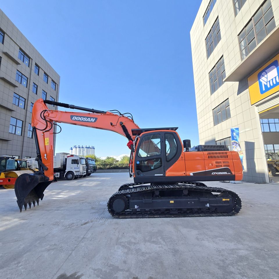 DOOSAN DX225 - Гусеничный экскаватор: фото 1 DOOSAN DX225 - Гусеничный экскаватор: фото 1