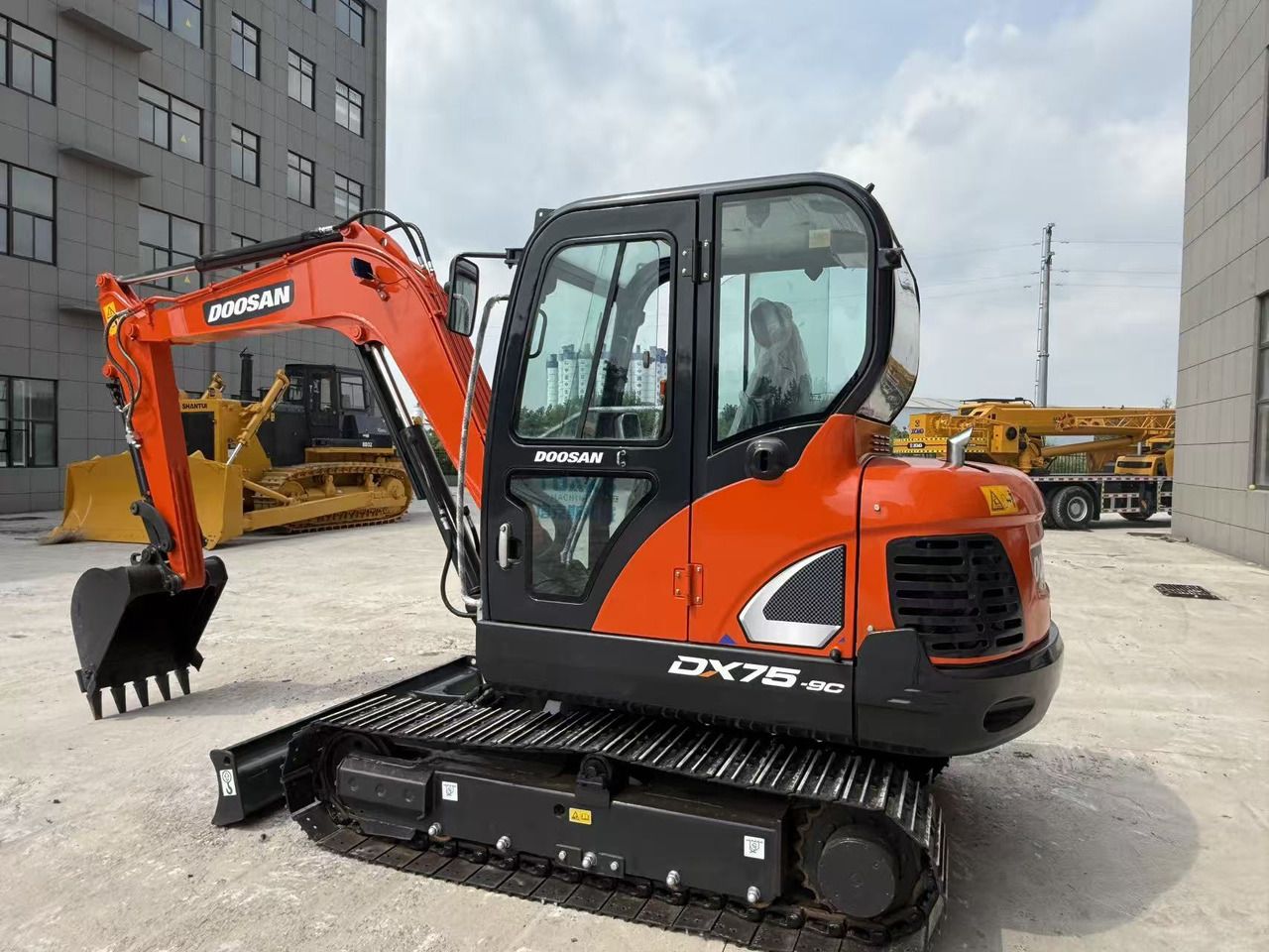 Мини-экскаватор DOOSAN DX75: фото 6 Мини-экскаватор DOOSAN DX75: фото 6