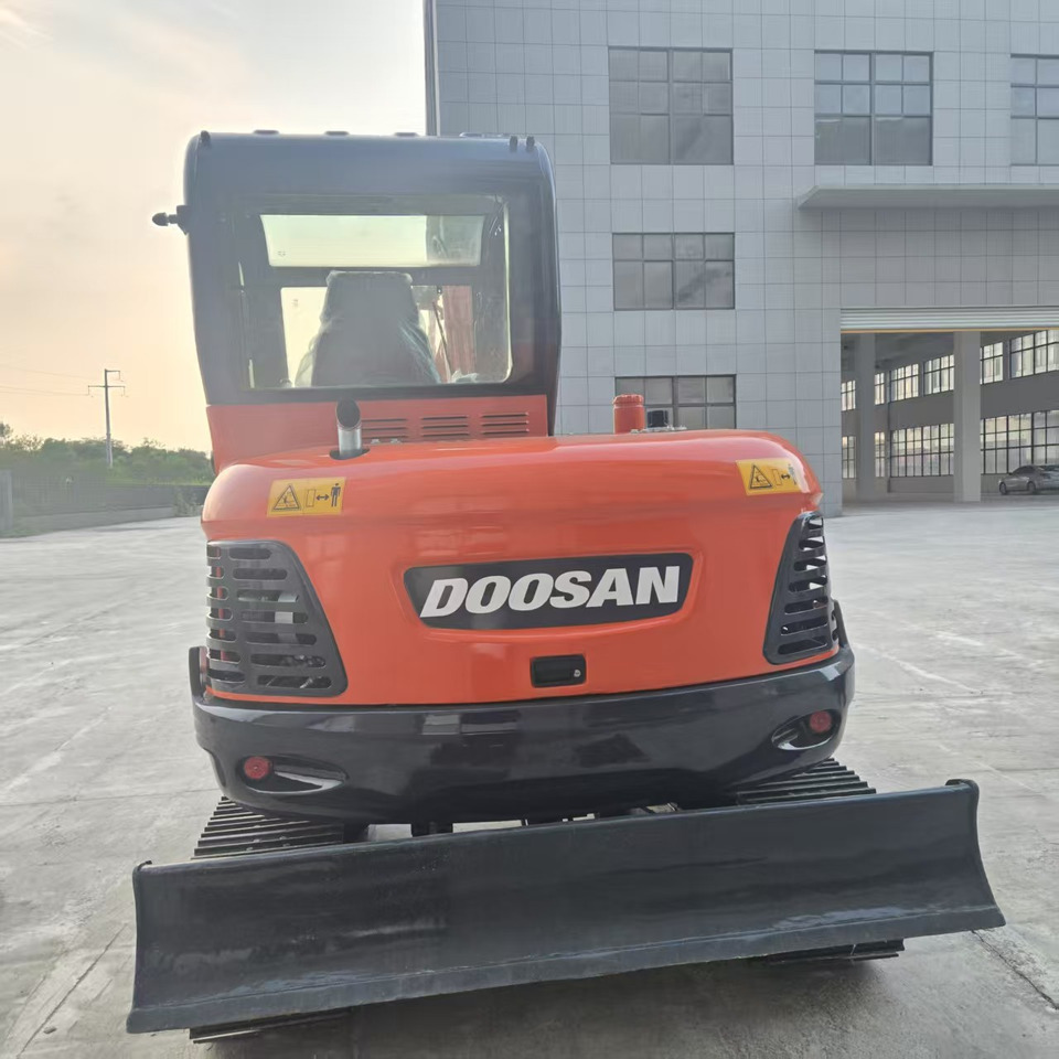 Мини-экскаватор Doosan DX60: фото 8 Мини-экскаватор Doosan DX60: фото 8