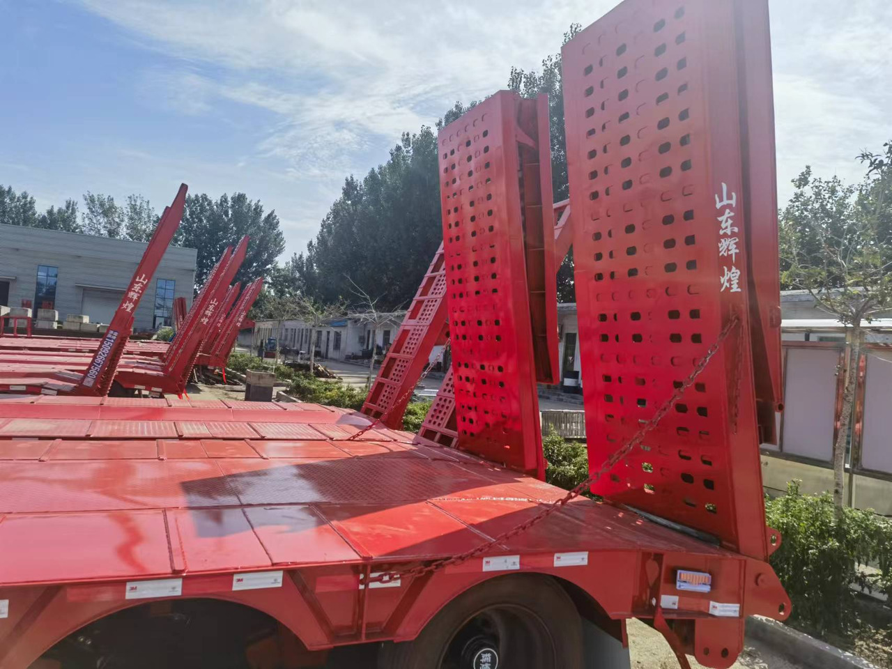 HUI HUANG AUTO - Полуприцеп бортовой/ Платформа: фото 2 HUI HUANG AUTO - Полуприцеп бортовой/ Платформа: фото 2