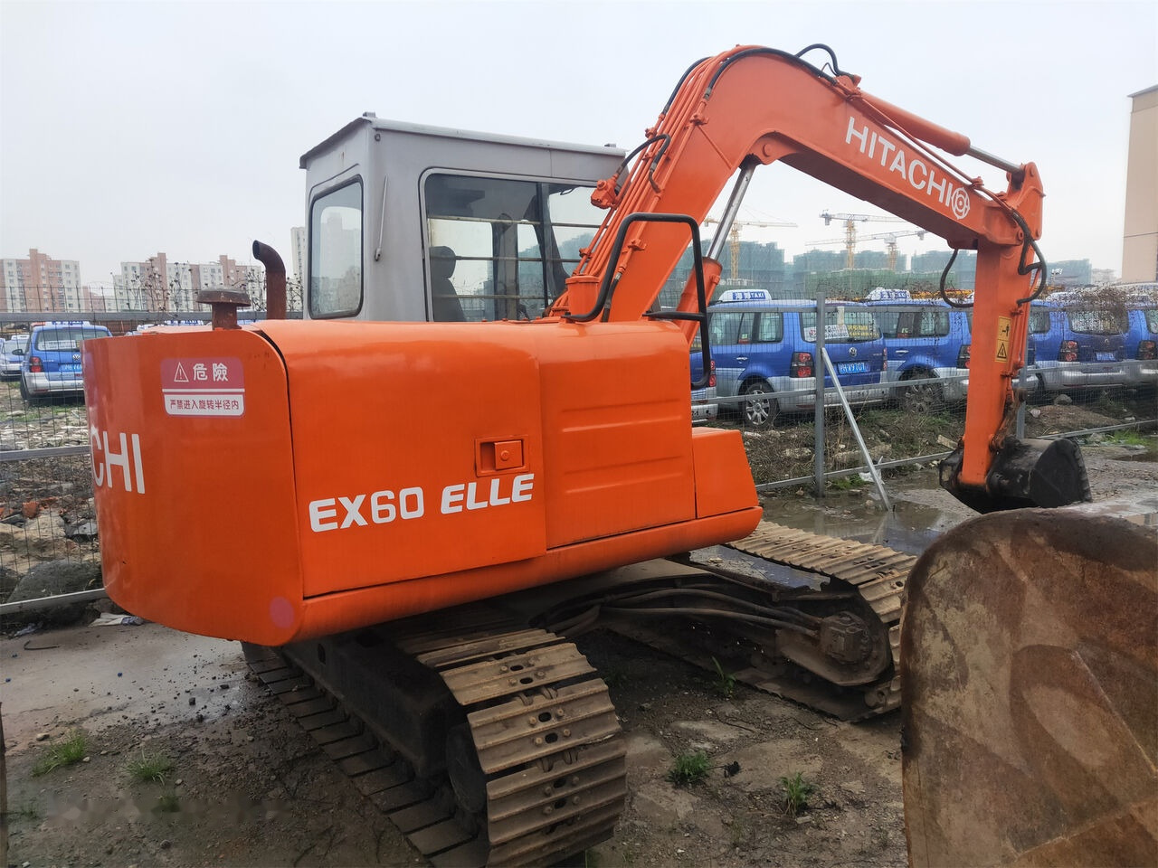 Hitachi EX60 - Гусеничный экскаватор: фото 2 Hitachi EX60 - Гусеничный экскаватор: фото 2
