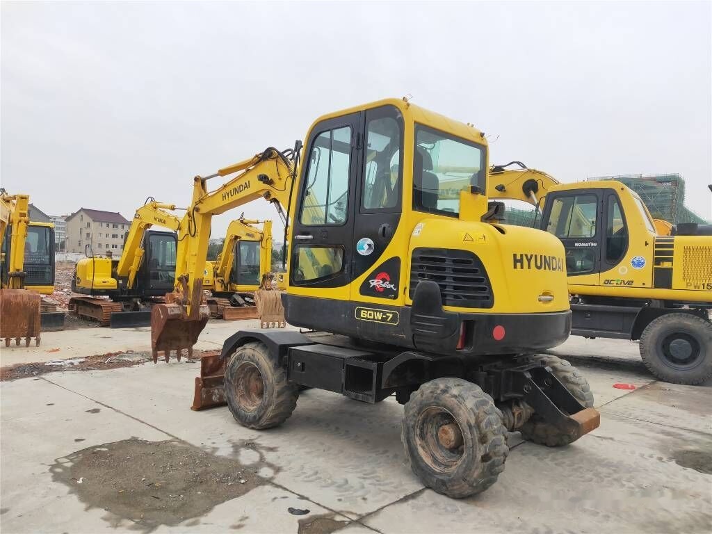 Hyundai Robex 60 W-7 - Колёсный экскаватор: фото 3 Hyundai Robex 60 W-7 - Колёсный экскаватор: фото 3