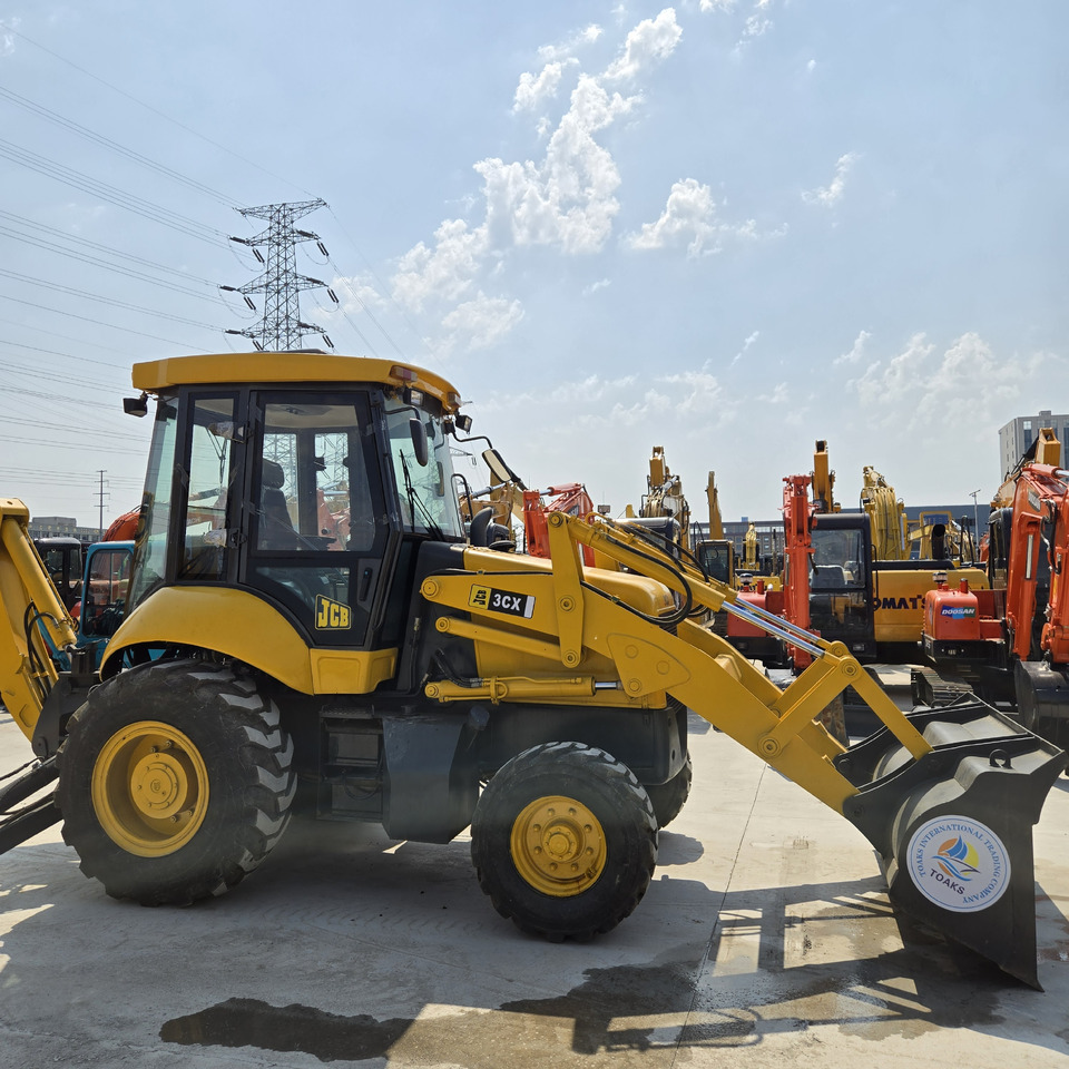 JCB 3CX - Экскаватор-погрузчик: фото 2 JCB 3CX - Экскаватор-погрузчик: фото 2