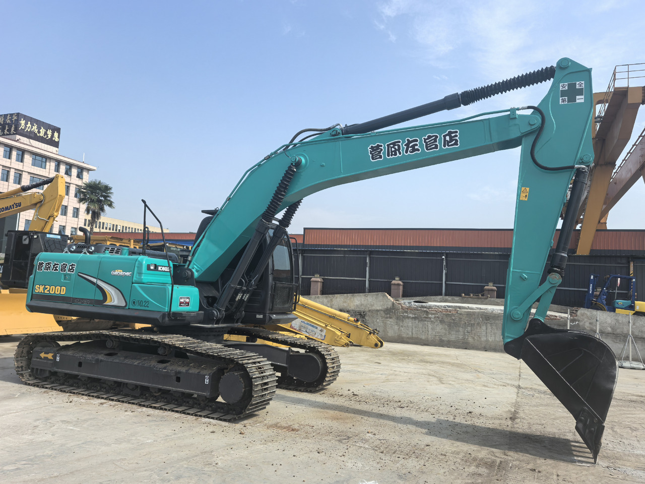 KOBELCO SK200D - Экскаватор: фото 2 KOBELCO SK200D - Экскаватор: фото 2