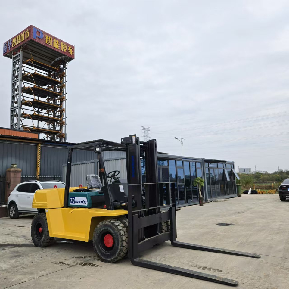 KOMATSU FD70 - Дизельный погрузчик: фото 2 KOMATSU FD70 - Дизельный погрузчик: фото 2