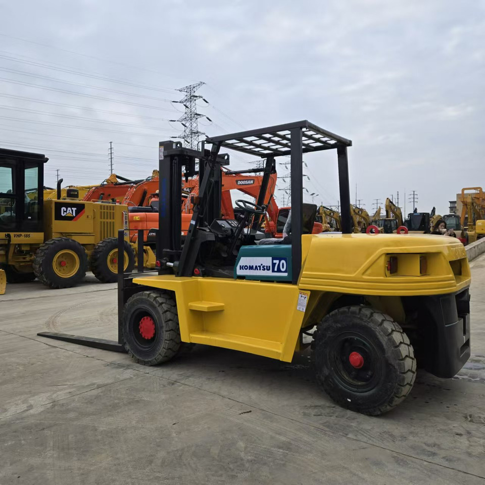 KOMATSU FD70 - Дизельный погрузчик: фото 5 KOMATSU FD70 - Дизельный погрузчик: фото 5