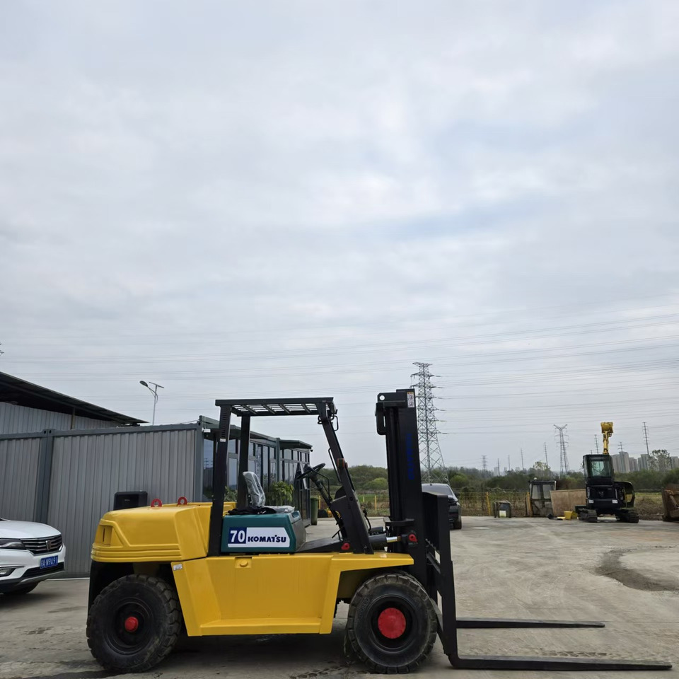 KOMATSU FD70 - Дизельный погрузчик: фото 3 KOMATSU FD70 - Дизельный погрузчик: фото 3