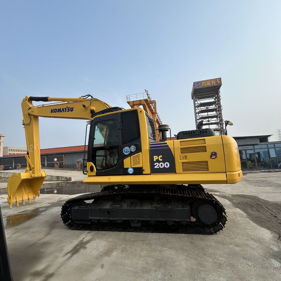 KOMATSU PC200-8 - Экскаватор: фото 1 KOMATSU PC200-8 - Экскаватор: фото 1