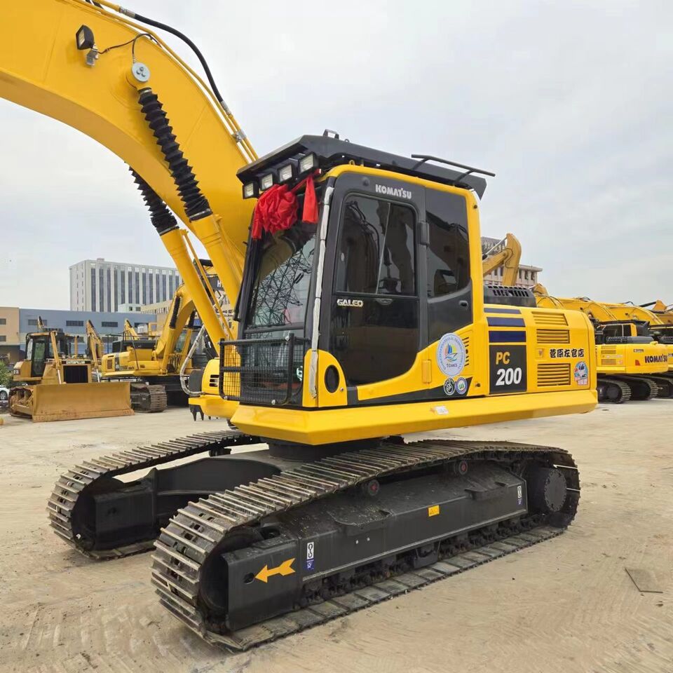 KOMATSU PC200-8 - Экскаватор: фото 1 KOMATSU PC200-8 - Экскаватор: фото 1
