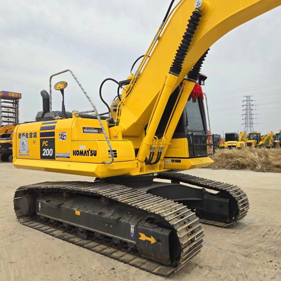 KOMATSU PC200-8 - Экскаватор: фото 2 KOMATSU PC200-8 - Экскаватор: фото 2