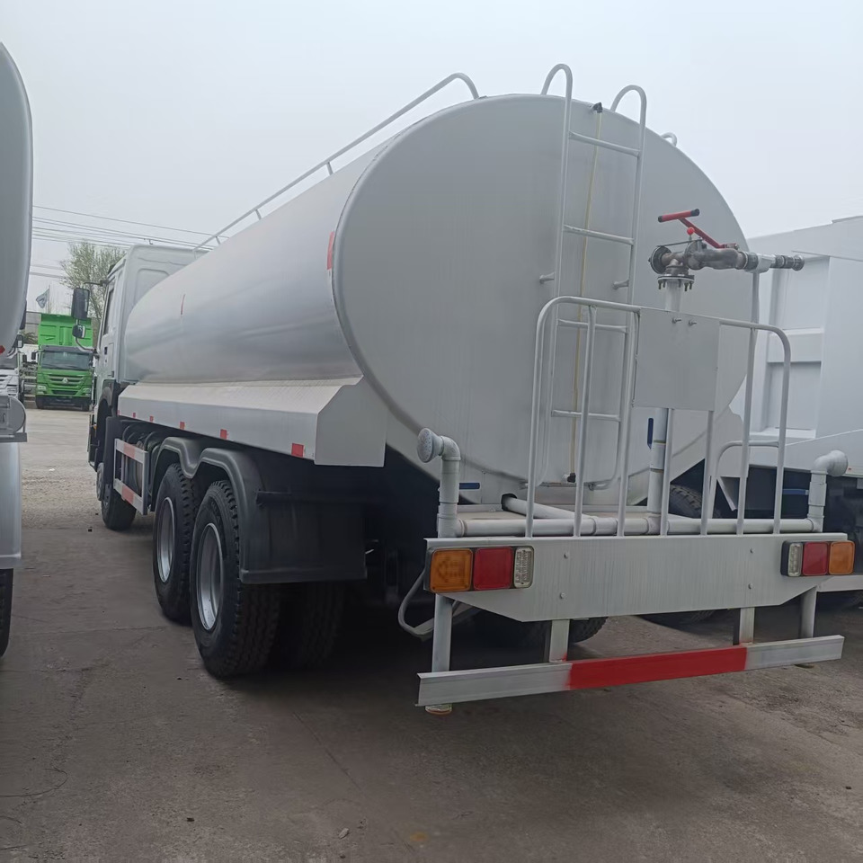 Sinotruk HOWO 375 6*4 Sprinkler - Коммунальная/ Специальная техника: фото 3 Sinotruk HOWO 375 6*4 Sprinkler - Коммунальная/ Специальная техника: фото 3