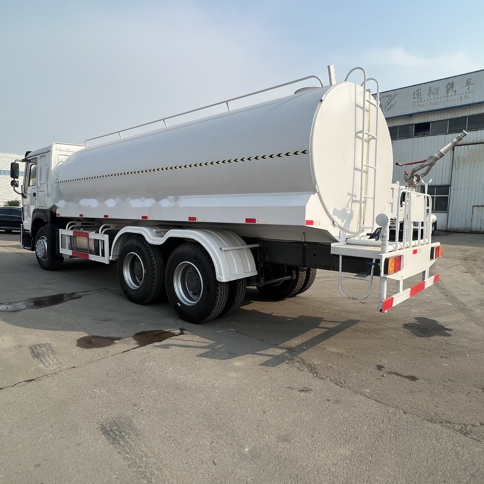 Sinotruk HOWO 6*4 sprinkler truck - Коммунальная/ Специальная техника: фото 4 Sinotruk HOWO 6*4 sprinkler truck - Коммунальная/ Специальная техника: фото 4