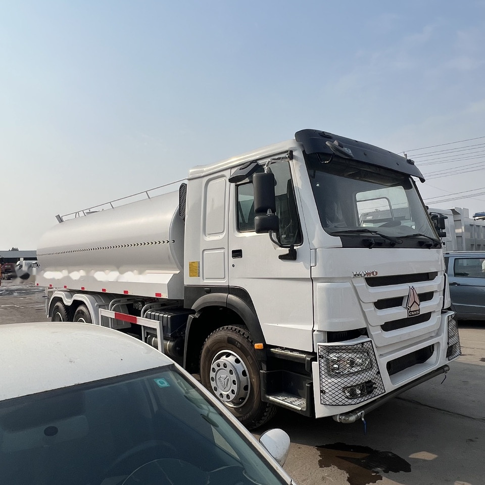 Sinotruk HOWO 6*4 sprinkler truck - Коммунальная/ Специальная техника: фото 3 Sinotruk HOWO 6*4 sprinkler truck - Коммунальная/ Специальная техника: фото 3
