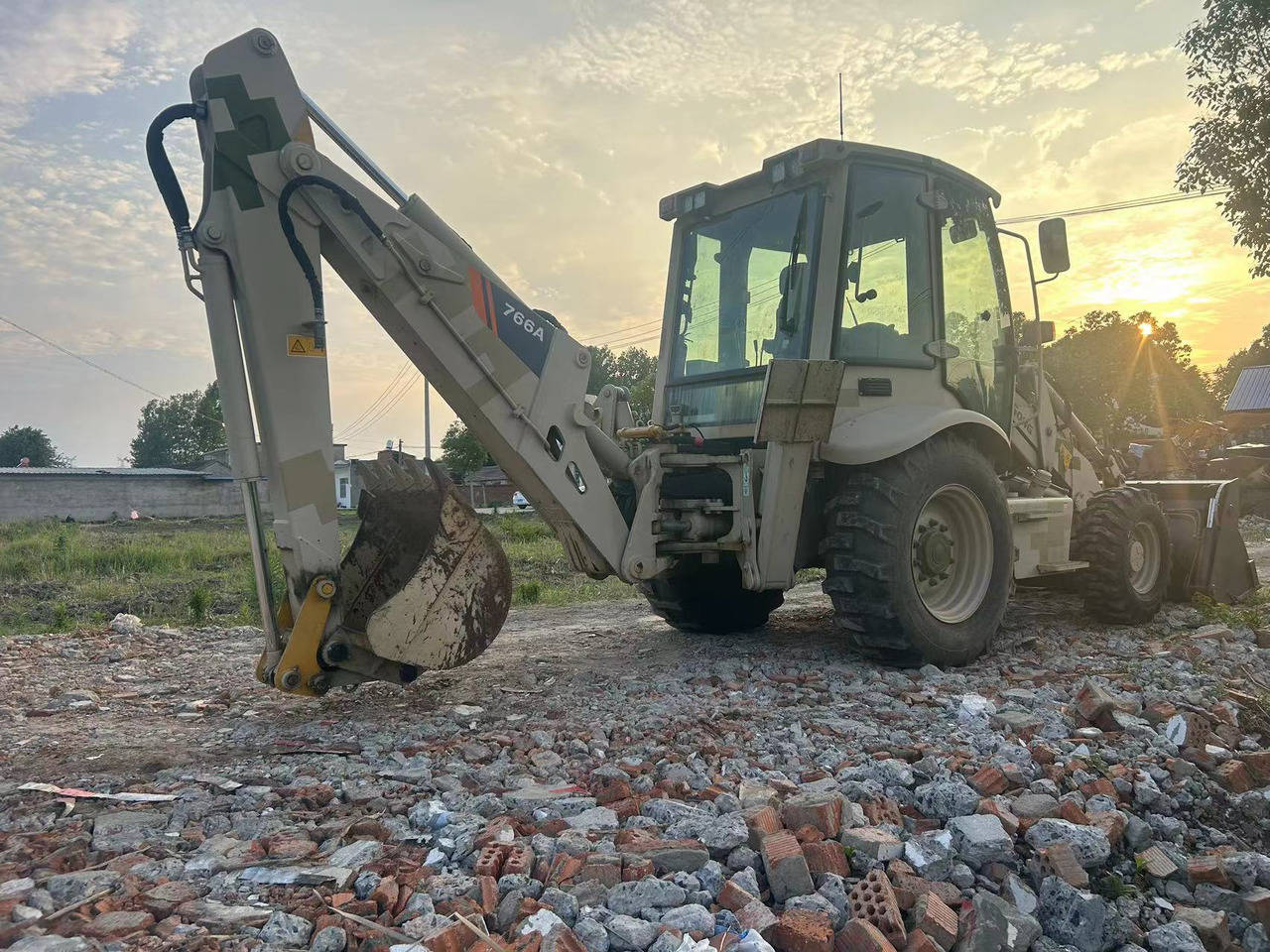 LIUGONG 766A - Экскаватор-погрузчик: фото 4 LIUGONG 766A - Экскаватор-погрузчик: фото 4