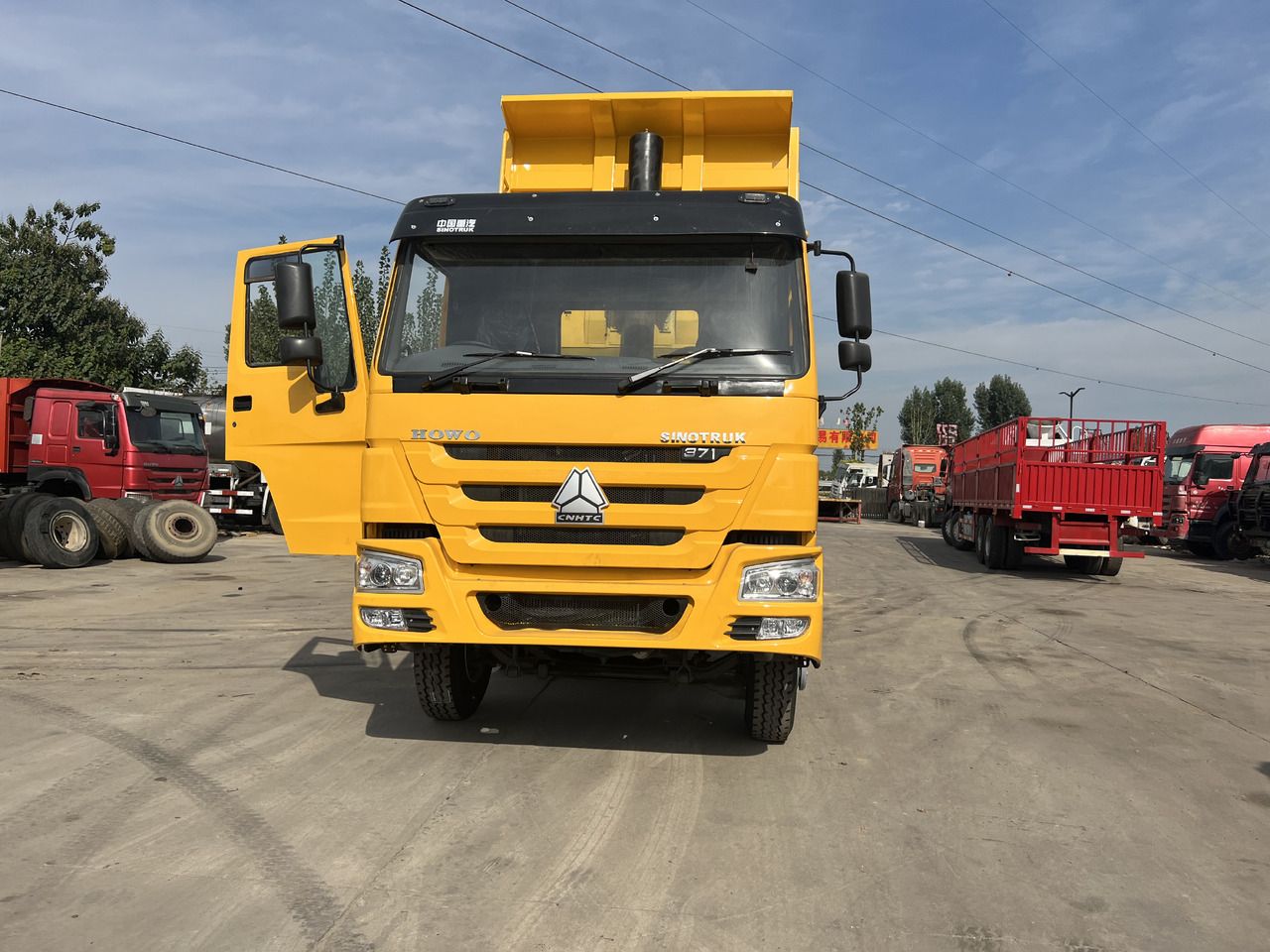 Самосвал SINOTRUK HOWO 8*4 RHD: фото 7 Самосвал SINOTRUK HOWO 8*4 RHD: фото 7