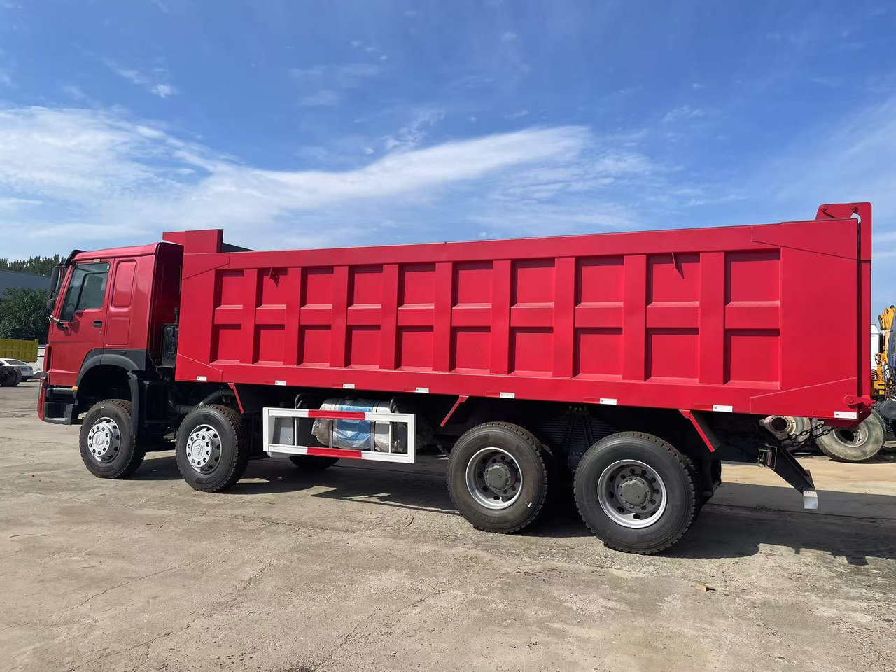 Sinotruk HOWO 371 8*4 Dump truck - Самосвал: фото 3 Sinotruk HOWO 371 8*4 Dump truck - Самосвал: фото 3