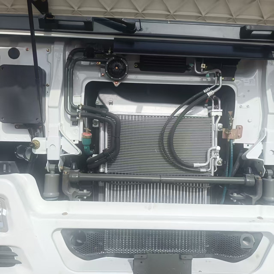 Sinotruk HOWO 371 8*4 Tank truck - Грузовик-цистерна: фото 2 Sinotruk HOWO 371 8*4 Tank truck - Грузовик-цистерна: фото 2