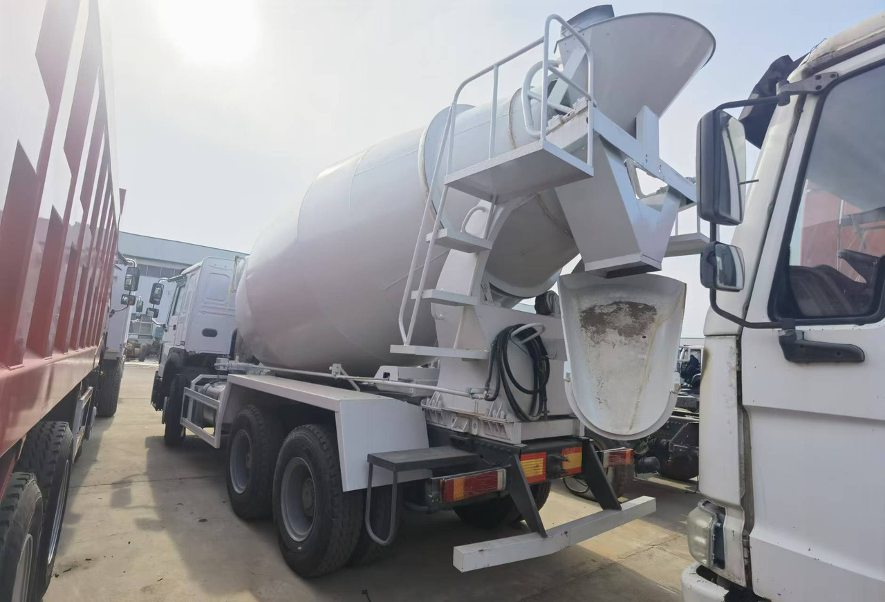 Sinotruk HOWO 371 Concrete mixer truck - Автобетоносмеситель: фото 2 Sinotruk HOWO 371 Concrete mixer truck - Автобетоносмеситель: фото 2