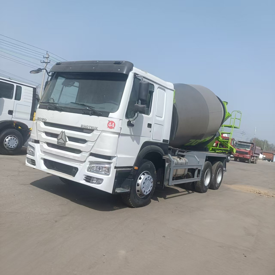 Sinotruk HOWO 6*4 Concrete mixer truck - Автобетоносмеситель: фото 1 Sinotruk HOWO 6*4 Concrete mixer truck - Автобетоносмеситель: фото 1