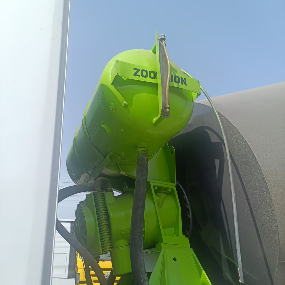 Sinotruk HOWO 6*4 Concrete mixer truck - Автобетоносмеситель: фото 5 Sinotruk HOWO 6*4 Concrete mixer truck - Автобетоносмеситель: фото 5