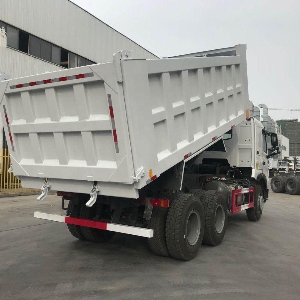 Sinotruk HOWO A7 - Мини-самосвал: фото 2 Sinotruk HOWO A7 - Мини-самосвал: фото 2