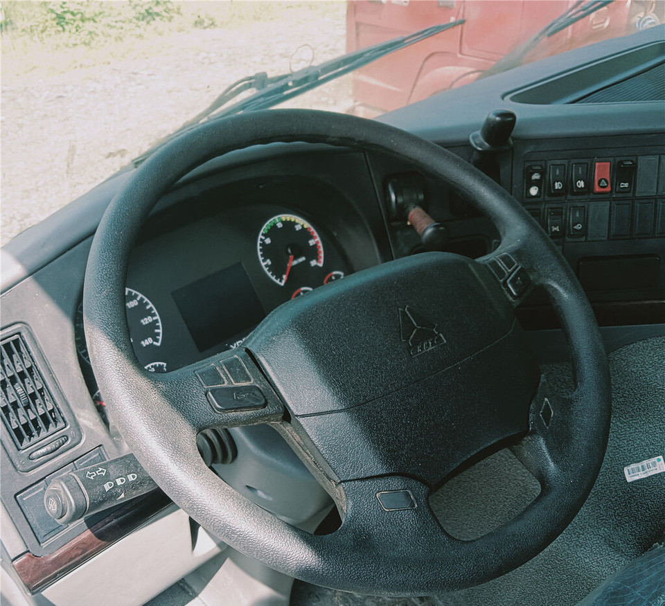 Howo 420hp 6x4 - Тягач: фото 5 Howo 420hp 6x4 - Тягач: фото 5