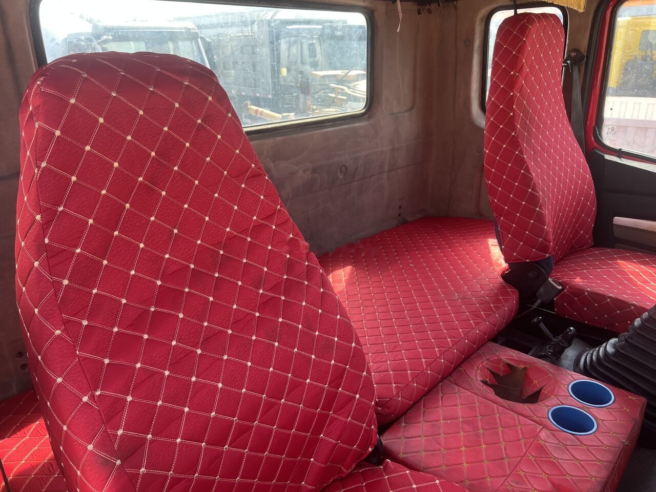 Howo 6X4 - Тягач: фото 4 Howo 6X4 - Тягач: фото 4