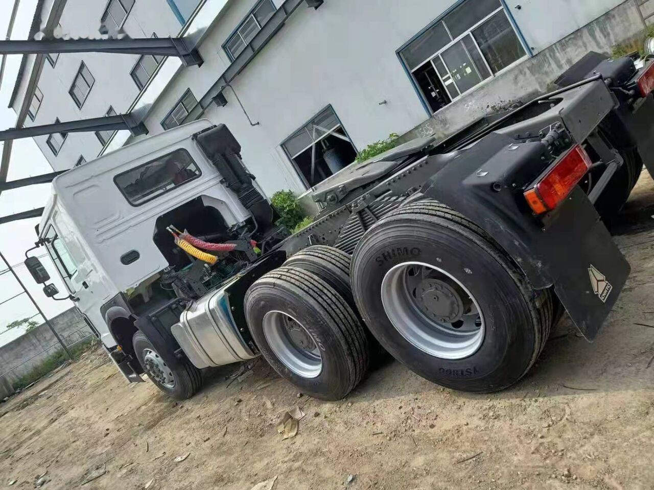 Sinotruk HOWO 371 Tractor - Тягач: фото 4 Sinotruk HOWO 371 Tractor - Тягач: фото 4