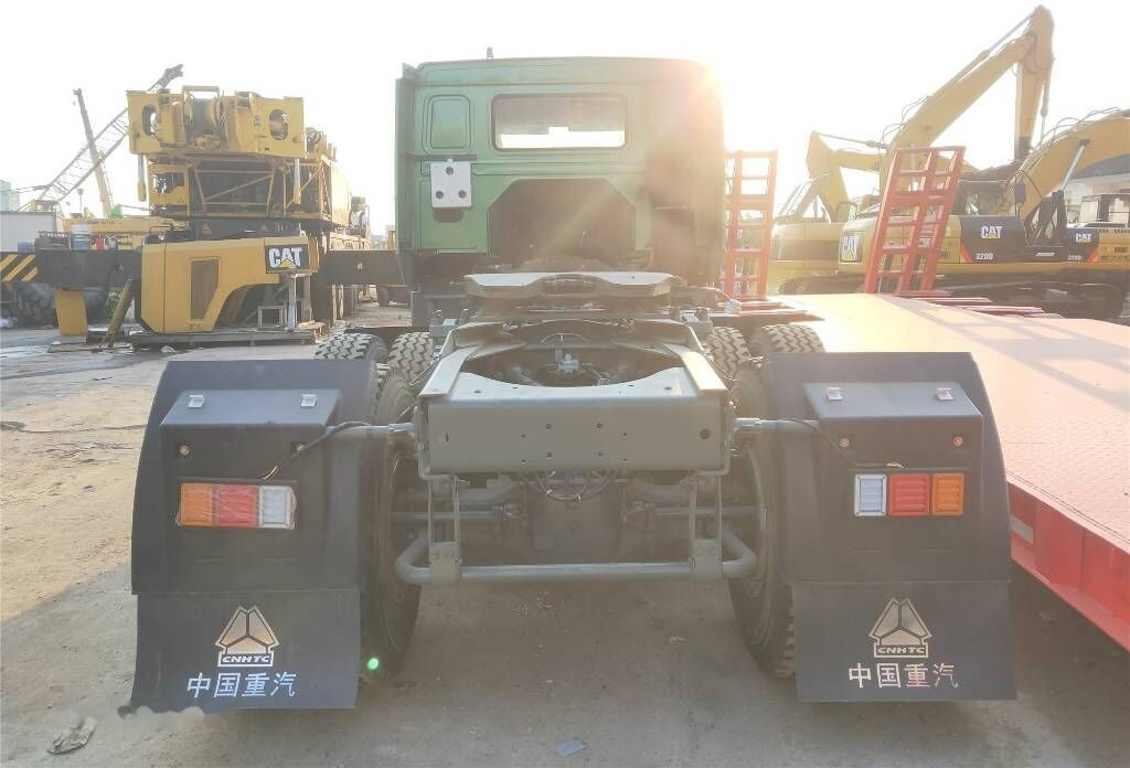 Тягач Sinotruk Howo A7: фото 8 Тягач Sinotruk Howo A7: фото 8
