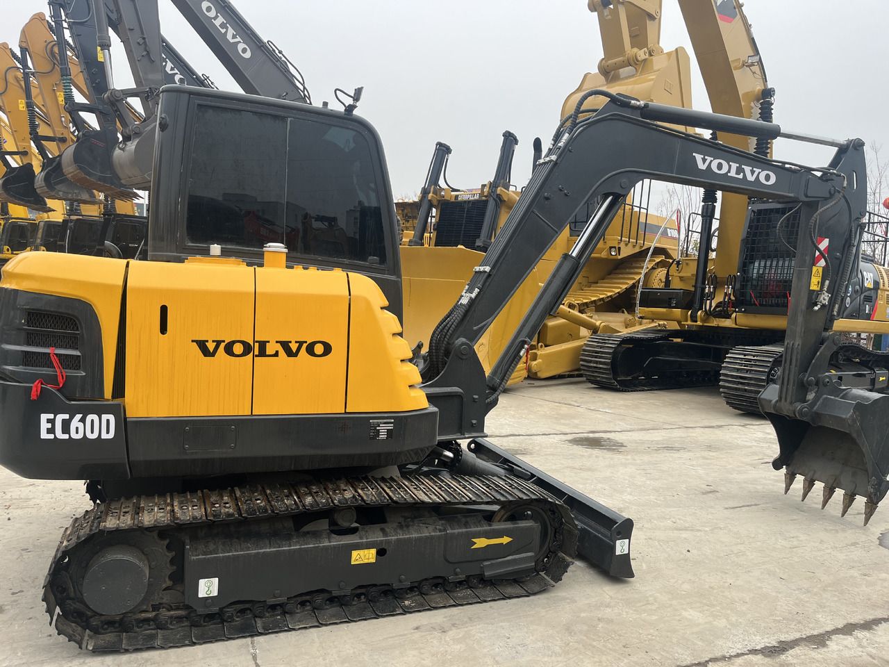 VOLVO EC60D - Мини-экскаватор: фото 1 VOLVO EC60D - Мини-экскаватор: фото 1
