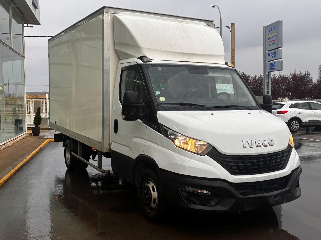 Caja cerrada IVECO 35C16 20m3 con puertas traseras - Малотоннажный фургон: фото 3 Caja cerrada IVECO 35C16 20m3 con puertas traseras - Малотоннажный фургон: фото 3