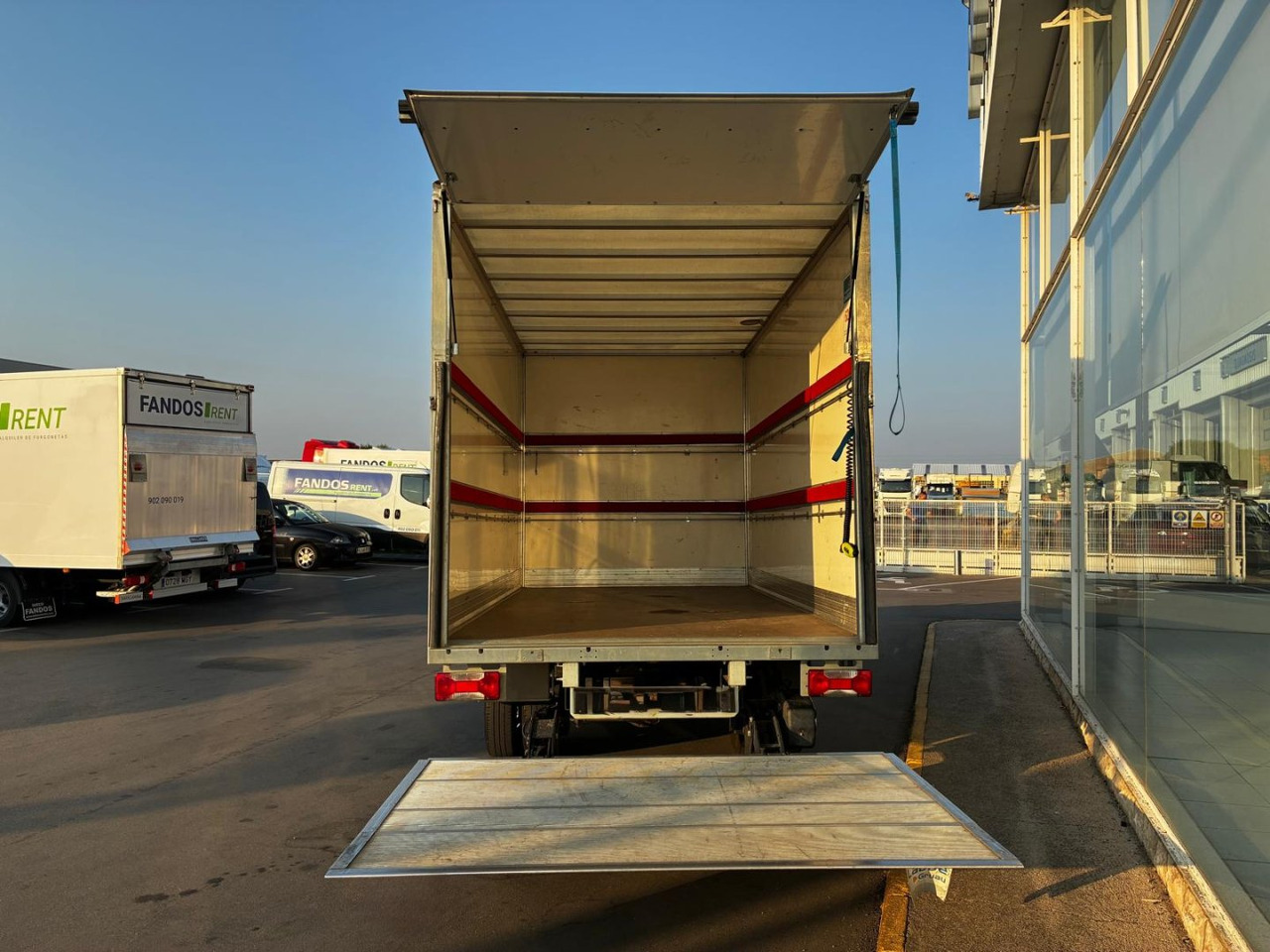 Caja cerrada IVECO 35C16 3.0 20m3 - Малотоннажный фургон: фото 5 Caja cerrada IVECO 35C16 3.0 20m3 - Малотоннажный фургон: фото 5