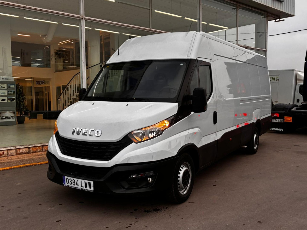 Furgón IVECO 35S14 V 16m3 - Цельнометаллический фургон: фото 1 Furgón IVECO 35S14 V 16m3 - Цельнометаллический фургон: фото 1