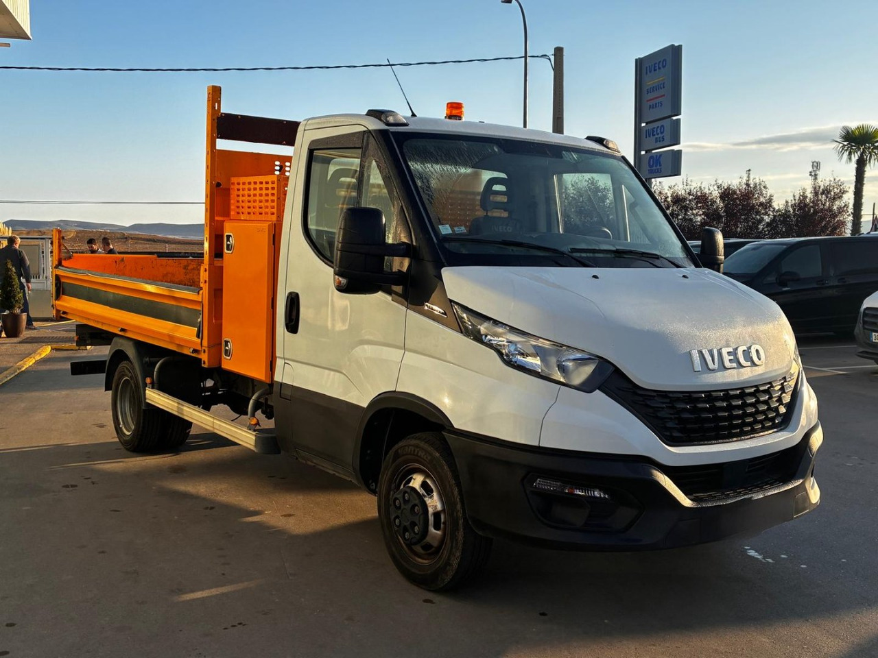 Volquete/Dumper IVECO 35C14 CAJA BASCULANTE - Малотоннажный самосвал: фото 3 Volquete/Dumper IVECO 35C14 CAJA BASCULANTE - Малотоннажный самосвал: фото 3