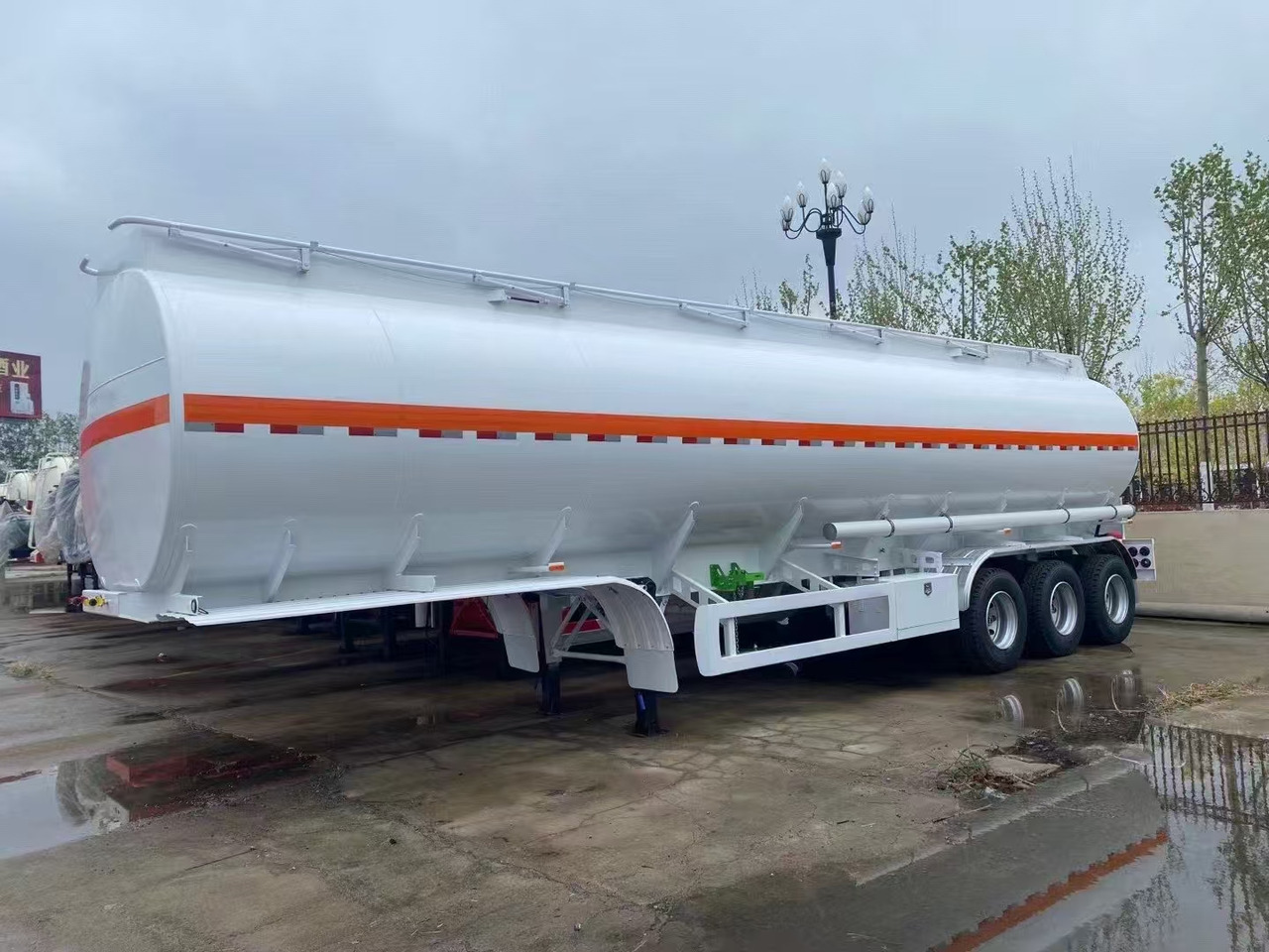30,000–60,000 Liters Single or Multiple Compartments Customizable tank trailers available - Полуприцеп-цистерна: фото 5 30,000–60,000 Liters Single or Multiple Compartments Customizable tank trailers available - Полуприцеп-цистерна: фото 5