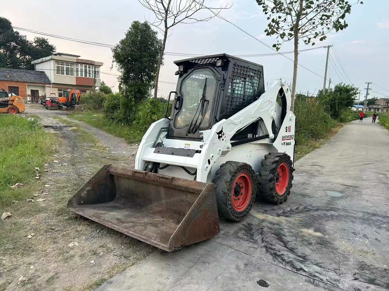 BOBCAT S17 - Мини-погрузчик с бортовым поворотом: фото 3 BOBCAT S17 - Мини-погрузчик с бортовым поворотом: фото 3
