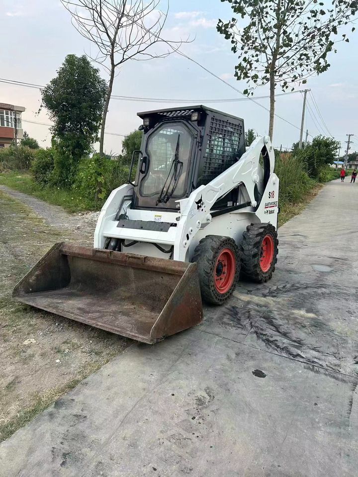 BOBCAT S18 - Мини-погрузчик с бортовым поворотом: фото 2 BOBCAT S18 - Мини-погрузчик с бортовым поворотом: фото 2