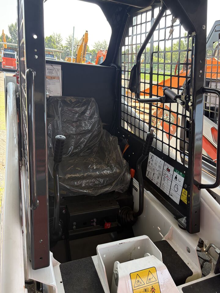 BOBCAT S70 - Мини-погрузчик с бортовым поворотом: фото 3 BOBCAT S70 - Мини-погрузчик с бортовым поворотом: фото 3
