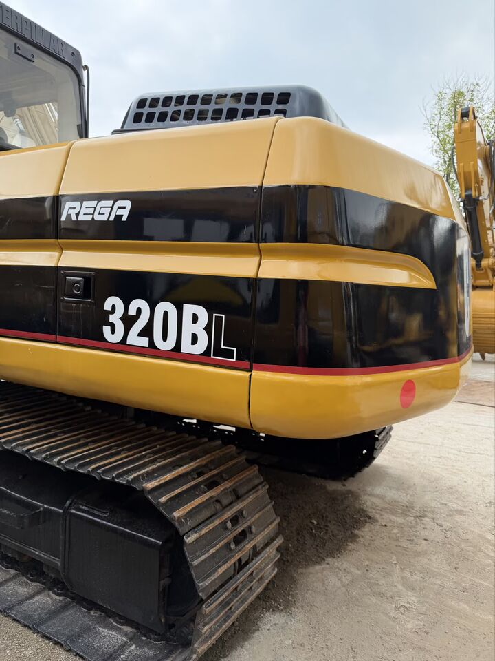 CAT 320BL - Гусеничный экскаватор: фото 2 CAT 320BL - Гусеничный экскаватор: фото 2