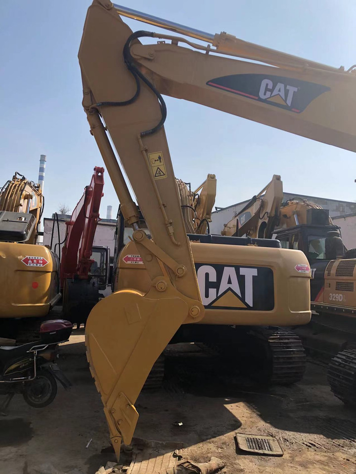CAT 320BL - Гусеничный экскаватор: фото 4 CAT 320BL - Гусеничный экскаватор: фото 4