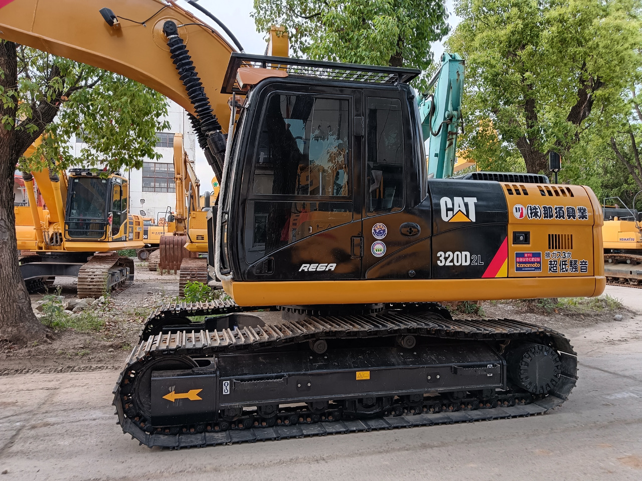 Гусеничный экскаватор CAT 320D2 L: фото 1