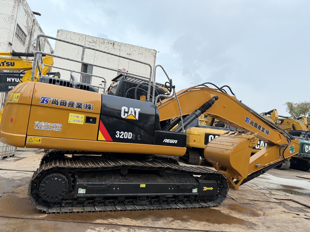 CATERPILLAR 320D2L - Гусеничный экскаватор: фото 1 CATERPILLAR 320D2L - Гусеничный экскаватор: фото 1