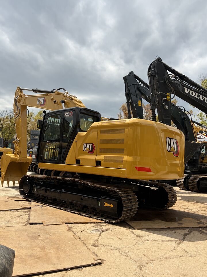 CATERPILLAR 323GC - Гусеничный экскаватор: фото 1 CATERPILLAR 323GC - Гусеничный экскаватор: фото 1