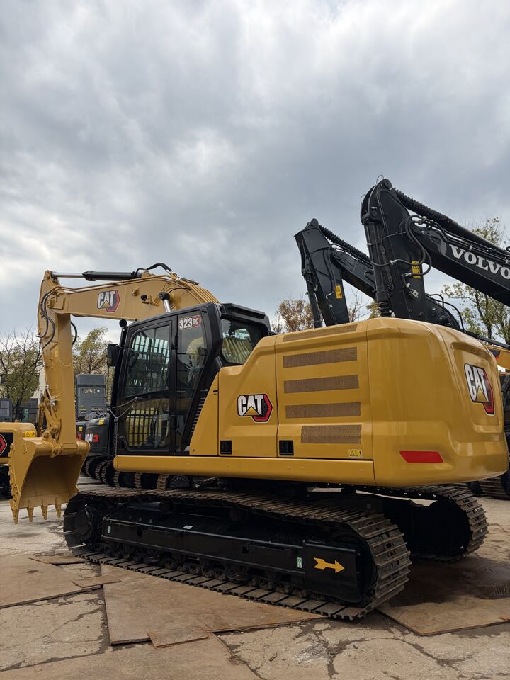 CATERPILLAR 323GC - Гусеничный экскаватор: фото 3 CATERPILLAR 323GC - Гусеничный экскаватор: фото 3