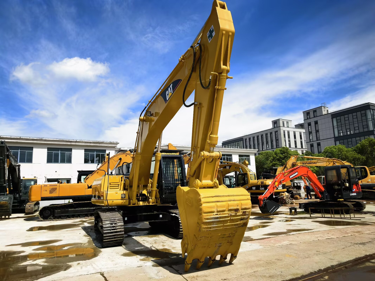 CATERPILLAR 325C - Гусеничный экскаватор: фото 3 CATERPILLAR 325C - Гусеничный экскаватор: фото 3