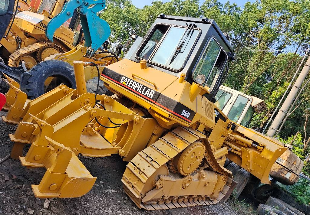 Грейдер CATERPILLAR D5M: фото 1