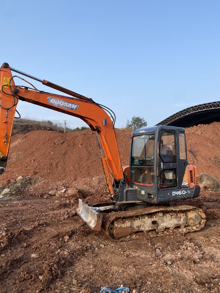 DOOSAN DH55-V Tier-1 China source - Мини-экскаватор: фото 2 DOOSAN DH55-V Tier-1 China source - Мини-экскаватор: фото 2